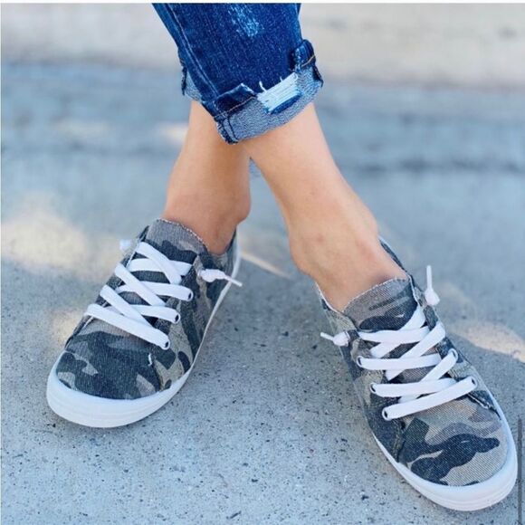 Camo Lace Up Slip On Sneakers - Picture 2 of 16